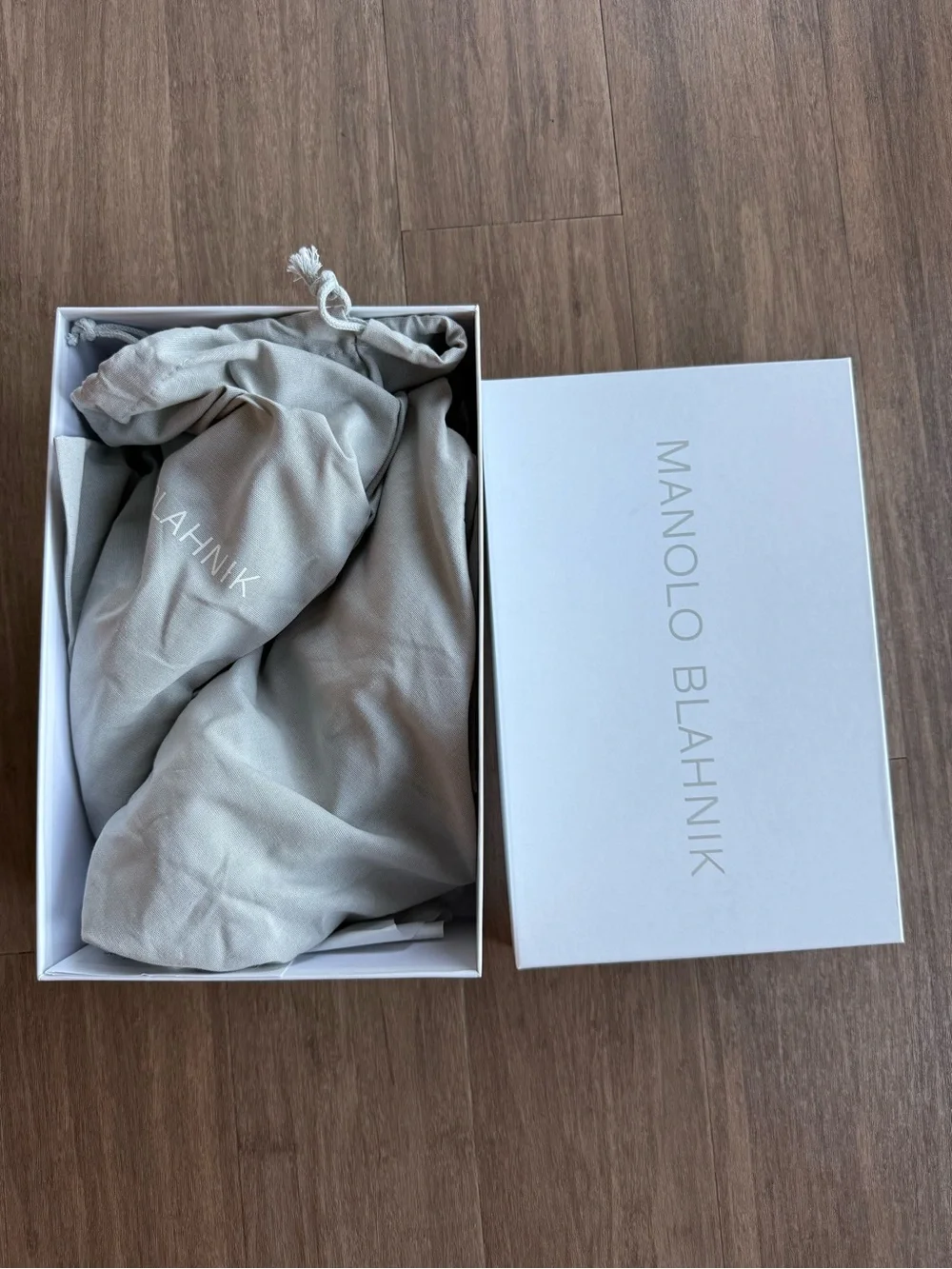 Manolo Blahnik white embellished satin heel size 37.5